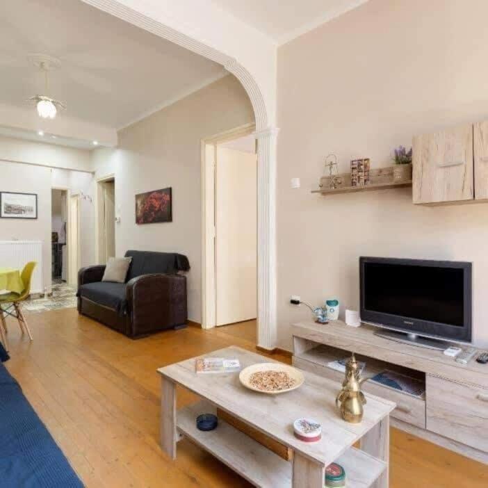 Private Pristine Balcony Home- Heart Of The Center سالونيك المظهر الخارجي الصورة