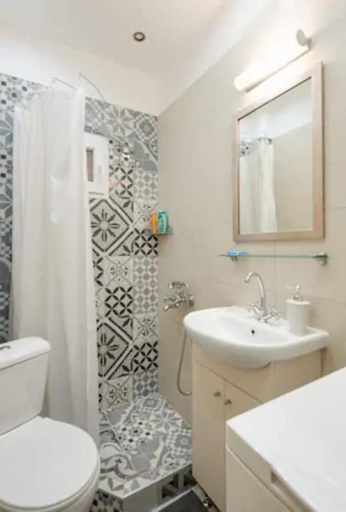 Private Pristine Balcony Home- Heart Of The Center سالونيك المظهر الخارجي الصورة