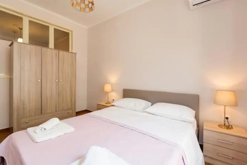 Private Pristine Balcony Home- Heart Of The Center سالونيك المظهر الخارجي الصورة
