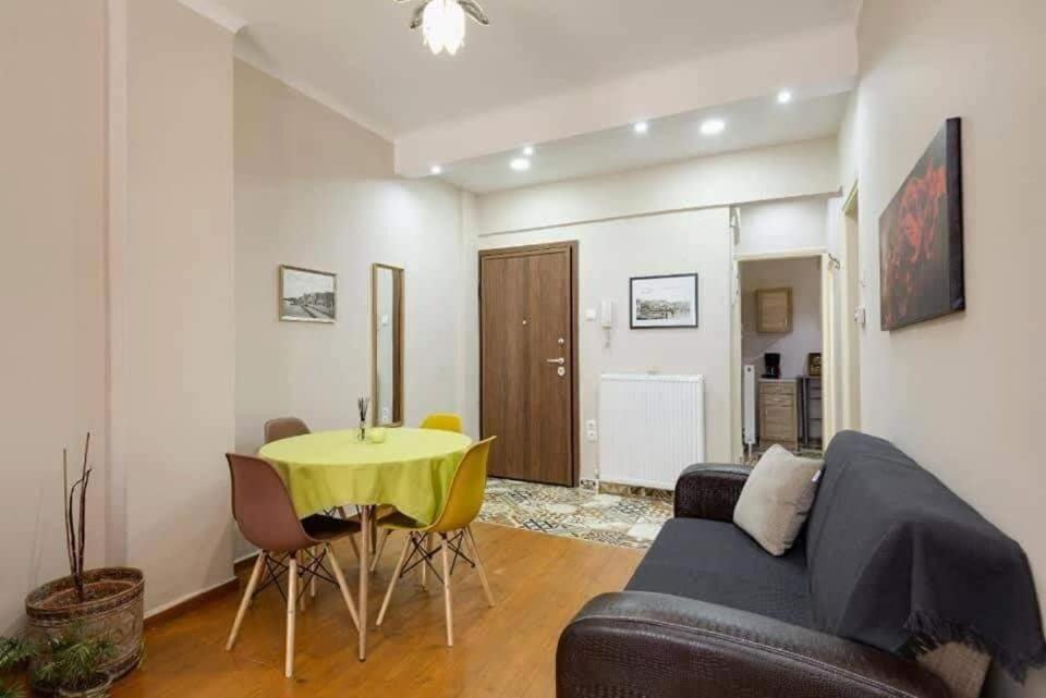 Private Pristine Balcony Home- Heart Of The Center سالونيك المظهر الخارجي الصورة
