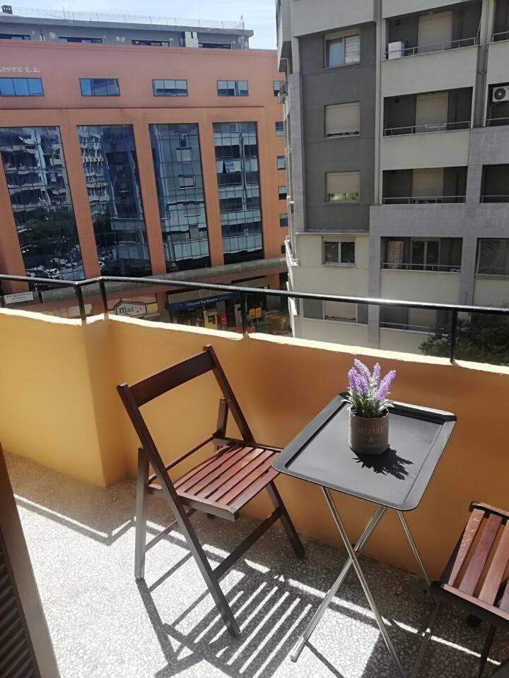 Private Pristine Balcony Home- Heart Of The Center سالونيك المظهر الخارجي الصورة